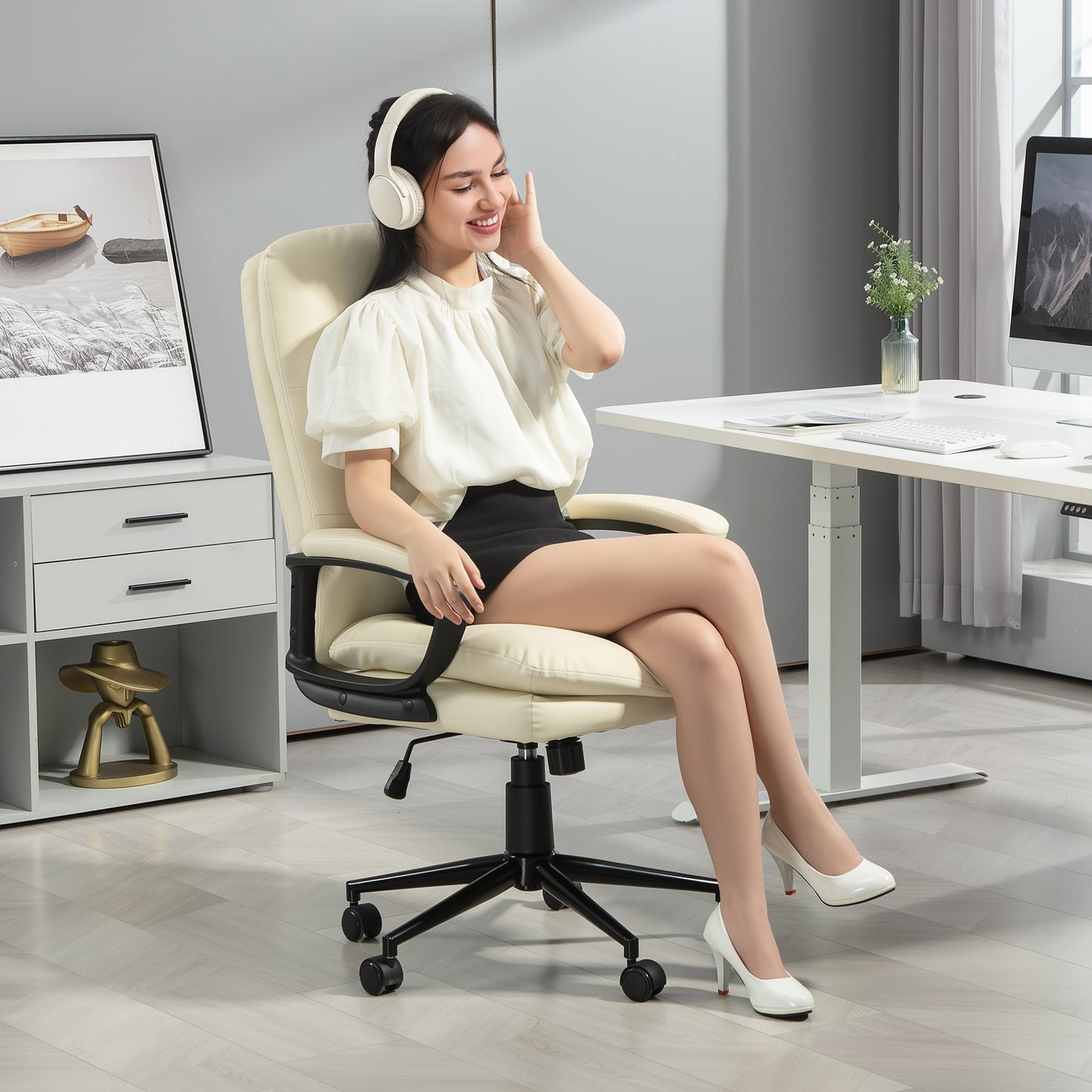 Vinsetto Office Chair, PU Leather Computer Desk Chair Office Chair with Adjustable Height and Swivel Rolling Wheels for Work Study, Cream White